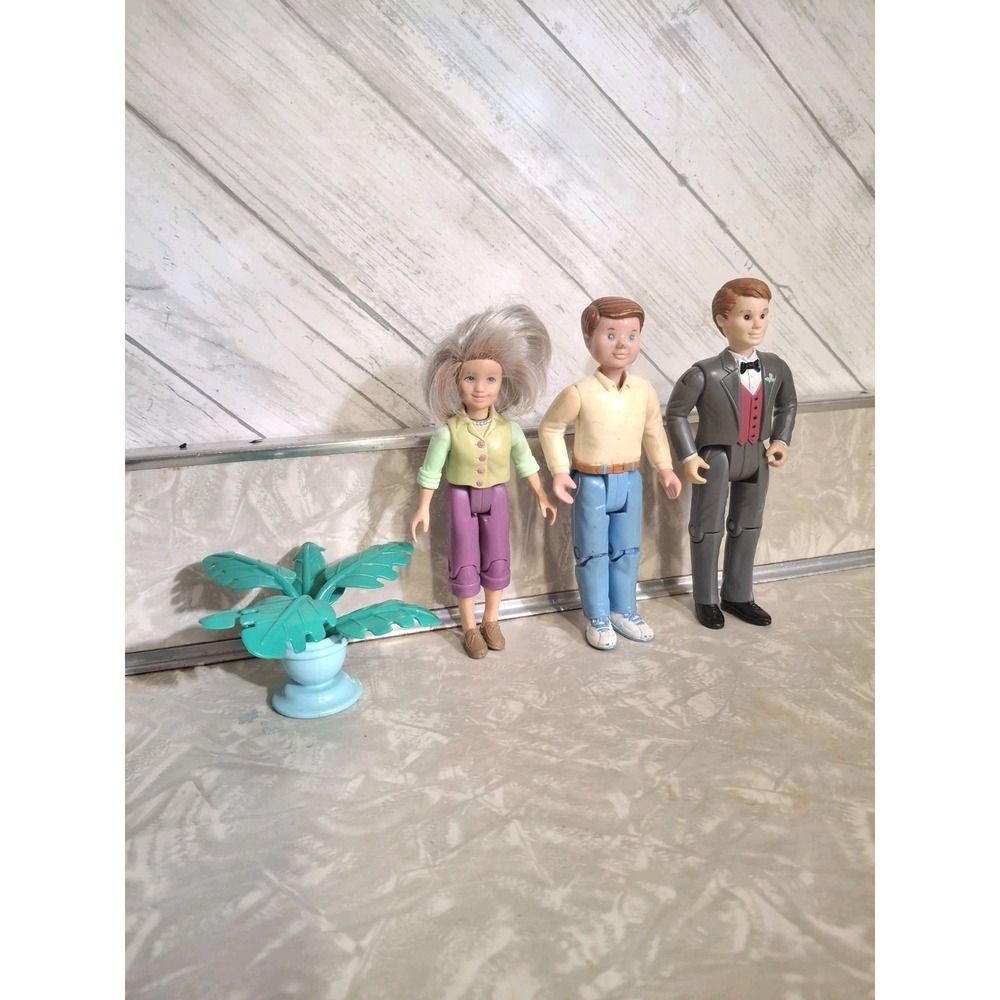 Lot of 3 Vintage Fisher Price Loving Family Dolls Figures & Plant Grandma Dad